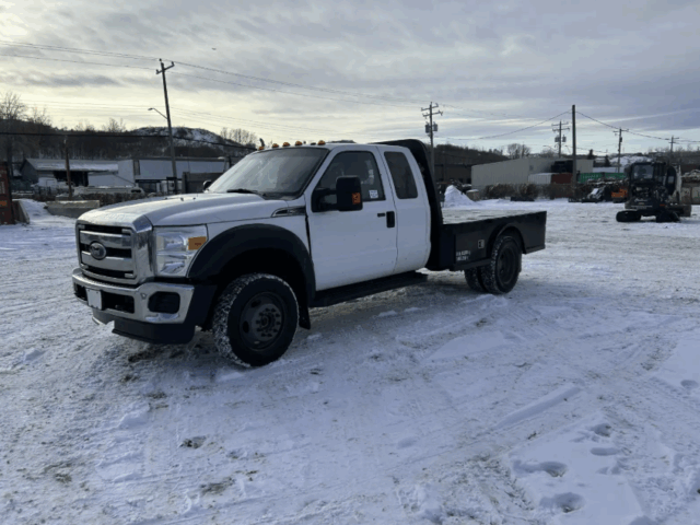 2012 Ford F550 Dually – Flat Deck Truck – 184,361 Kms
